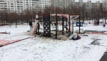 Площадка для воркаута в городе Киев №6073 Маленькая Современная фото