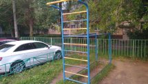Площадка для воркаута в городе Климовск №7179 Маленькая Современная фото