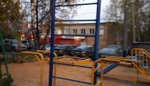 Площадка для воркаута в городе Москва №7812 Маленькая Современная фото