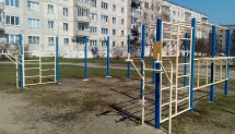 Площадка для воркаута в городе Волчанск №8371 Маленькая Современная фото
