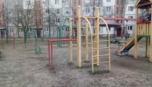 Площадка для воркаута в городе Комсомольск №10443 Маленькая Современная фото