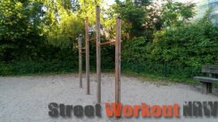 Площадка для воркаута в городе Хомбург №3834 Маленькая Современная фото