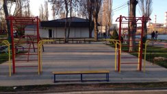 Площадка для воркаута в городе Краснодар №4995 Маленькая Современная фото