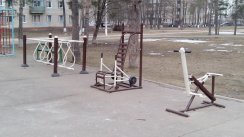 Площадка для воркаута в городе Домодедово №2732 Маленькая Современная фото