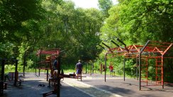 Площадка для воркаута в городе София №6696 Средняя Современная фото