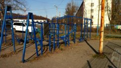 Площадка для воркаута в городе Елизово №7804 Маленькая Современная фото