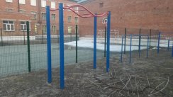 Площадка для воркаута в городе Новосибирск №9546 Маленькая Современная фото