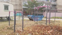 Площадка для воркаута в городе Ямбол №10229 Маленькая Современная фото