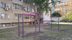 Площадка для воркаута в городе Ямбол №10223 Маленькая Современная фото