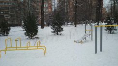 Площадка для воркаута в городе Одинцово №11668 Маленькая Современная фото