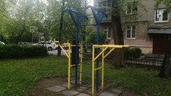 Площадка для воркаута в городе Мытищи №11812 Маленькая Современная фото
