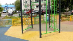 Площадка для воркаута в городе Сергиев Посад №12502 Маленькая Современная фото