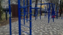 Площадка для воркаута в городе Пятигорск №12716 Маленькая Современная фото