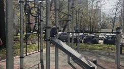 Площадка для воркаута в городе Москва №13115 Маленькая Современная фото