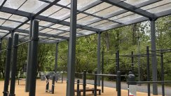 Площадка для воркаута в городе Москва №13129 Маленькая Современная фото