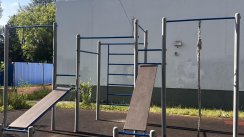 Площадка для воркаута в городе Москва №13174 Маленькая Современная фото