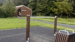 Площадка для воркаута в городе Москва №13187 Маленькая Современная фото