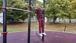 Площадка для воркаута в городе Провиденс №13229 Маленькая Современная фото