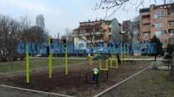 Площадка для воркаута в городе Пловдив №3920 Средняя Современная фото