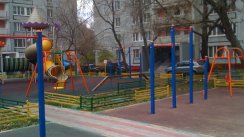 Площадка для воркаута в городе Москва №4517 Маленькая Современная фото