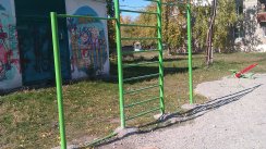 Площадка для воркаута в городе Новосибирск №2497 Маленькая Современная фото
