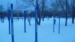 Площадка для воркаута в городе Астана №2000 Средняя Современная фото