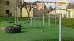 Площадка для воркаута в городе Феррара №3662 Средняя Современная фото