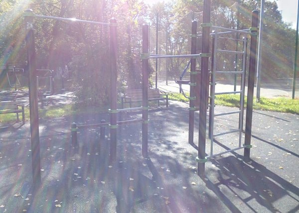 Площадка для воркаута в городе Москва №4289 Маленькая Современная фото
