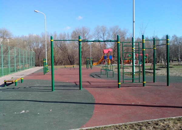 Площадка для воркаута в городе Москва №1537 Средняя Хомуты фото