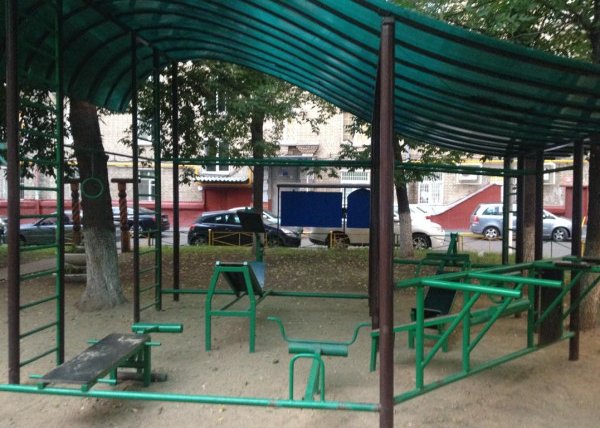 Площадка для воркаута в городе Москва №2346 Маленькая Хомуты фото