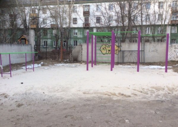 Площадка для воркаута в городе Дзержинск №2759 Маленькая Современная фото