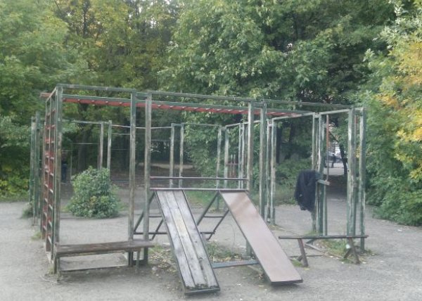 Площадка для воркаута в городе Москва №330 Средняя Советская фото