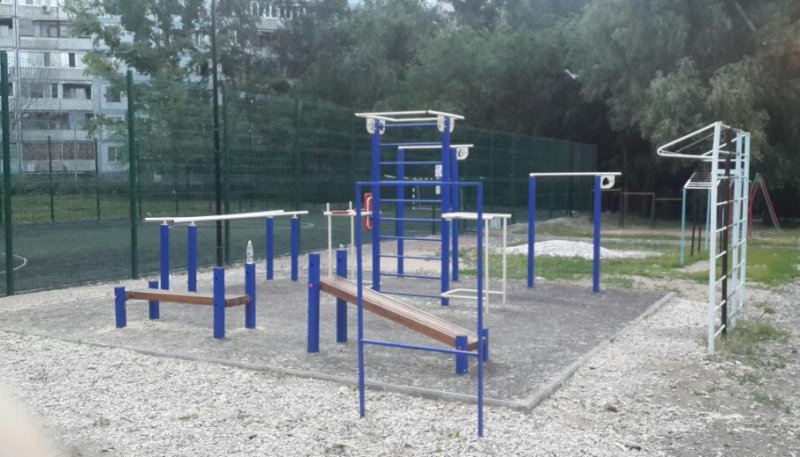Площадка для воркаута в городе Самара №5372 Маленькая Современная фото