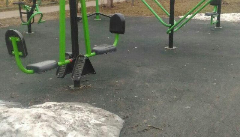 Площадка для воркаута в городе Люберцы №6355 Маленькая Современная фото