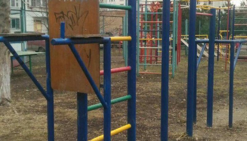 Площадка для воркаута в городе Люберцы №6357 Маленькая Современная фото