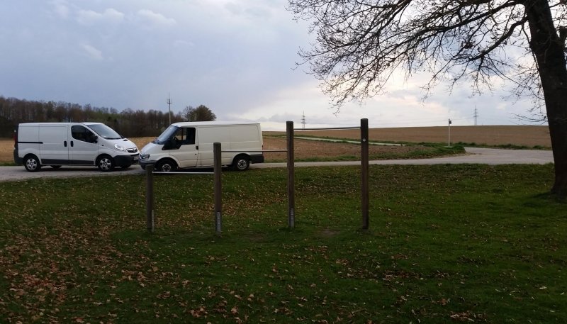 Площадка для воркаута в городе Унтербахерн №6478 Маленькая Современная фото