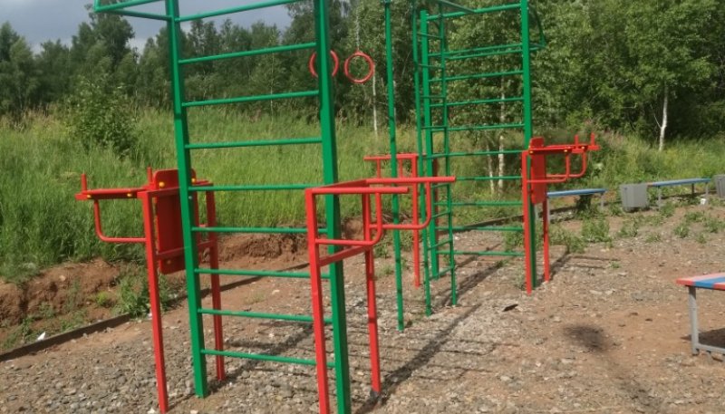 Площадка для воркаута в городе Братск №8793 Средняя Современная фото