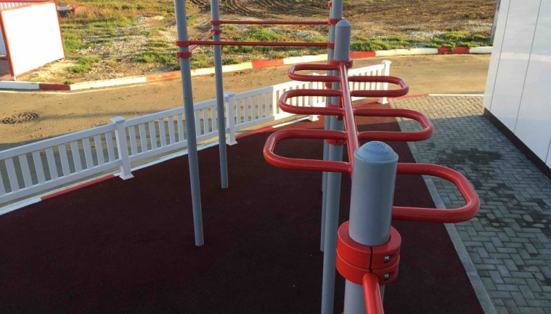 Площадка для воркаута в городе Сочи №11673 Маленькая Современная фото