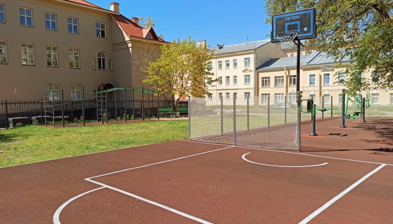 Площадка для воркаута в городе Кронштадт №11787 Средняя Современная фото