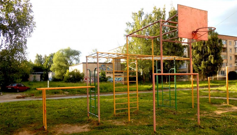 Площадка для воркаута в городе Сергиев Посад №12471 Средняя Современная фото