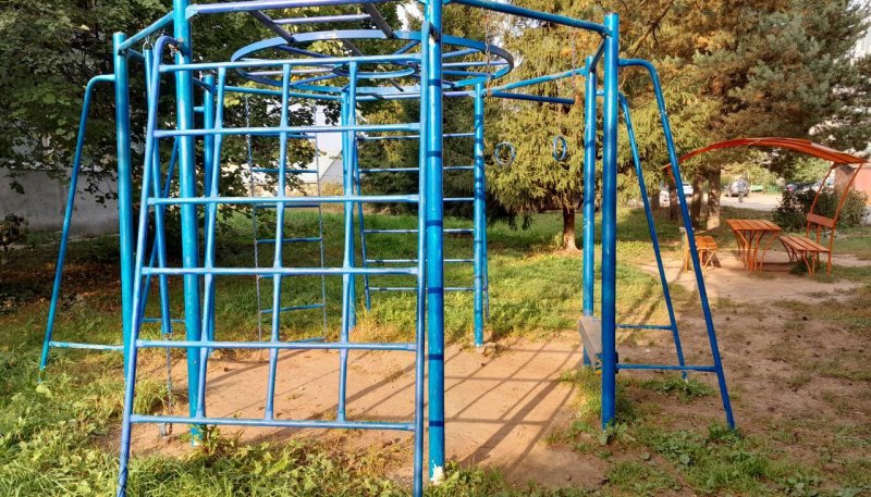 Площадка для воркаута в городе Сергиев Посад №12651 Маленькая Современная фото