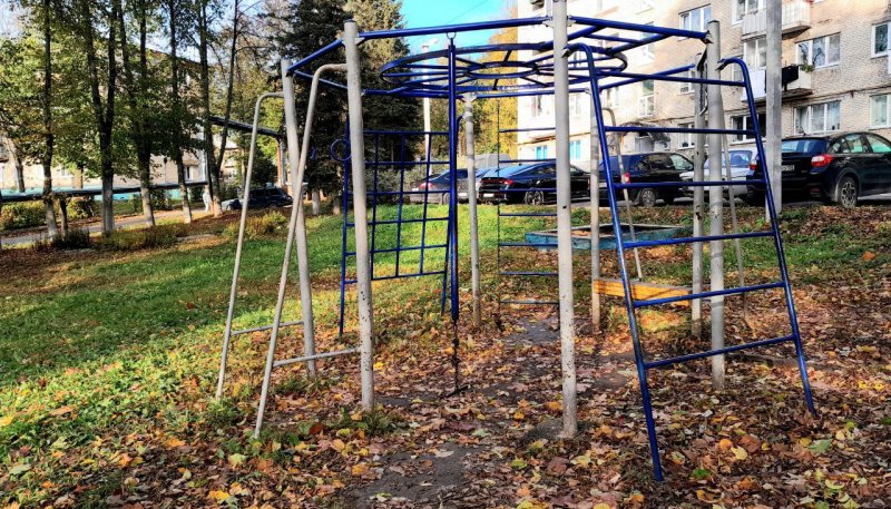 Площадка для воркаута в городе Сергиев Посад №12677 Маленькая Современная фото