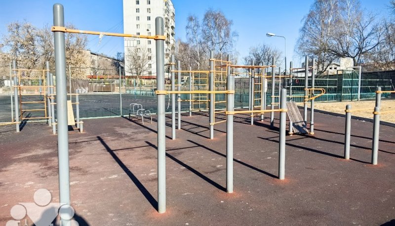 Площадка для воркаута в городе Москва №13080 Маленькая Хомуты фото
