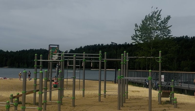 Площадка для воркаута в городе Лыткарино №13147 Маленькая Современная фото