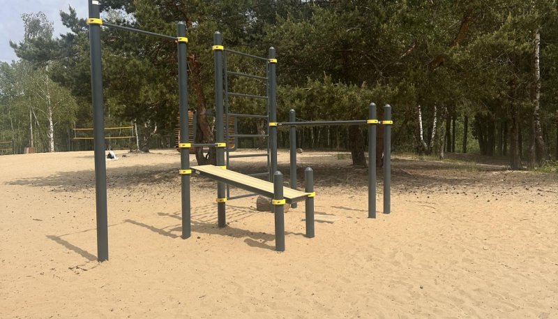 Площадка для воркаута в городе Лыткарино №13149 Маленькая Современная фото
