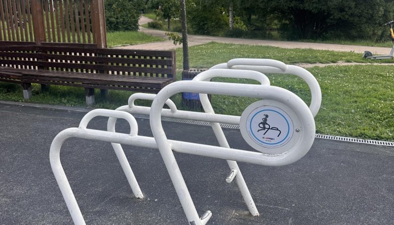 Площадка для воркаута в городе Москва №13187 Маленькая Современная фото