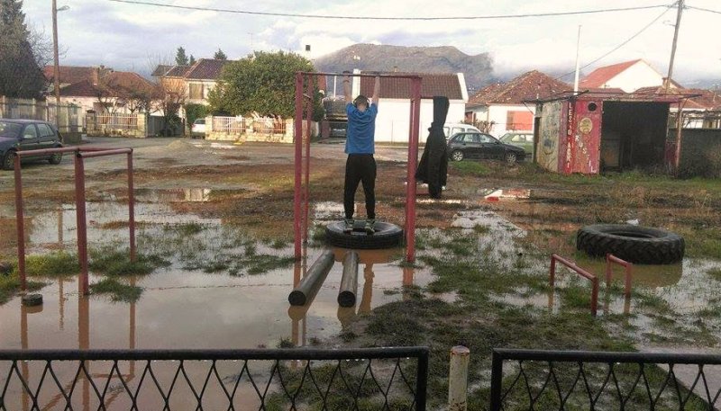 Площадка для воркаута в городе Подгорица №3175 Маленькая Советская фото