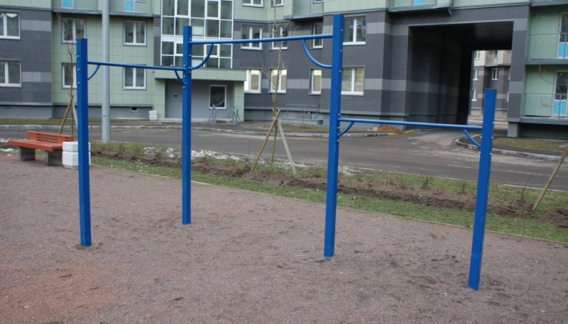 Площадка для воркаута в городе Санкт-Петербург №4836 Маленькая Современная фото