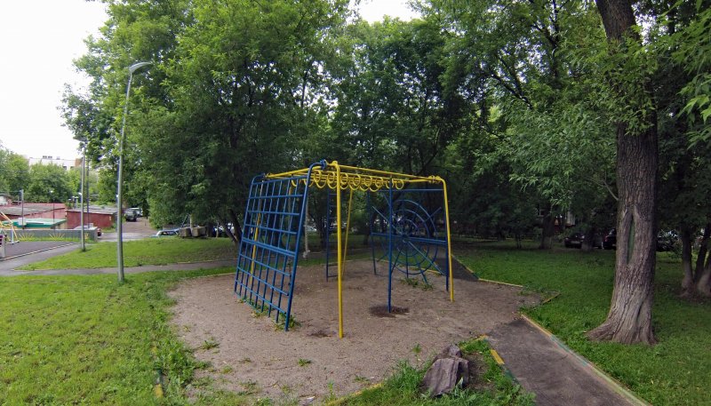 Площадка для воркаута в городе Москва №5218 Маленькая Современная фото