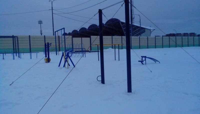 Площадка для воркаута в городе Домодедово №2635 Маленькая Современная фото